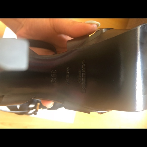 SOLD! Yves Saint Laurent Tributes 105 SANDAL IN BLACK - Picture 5 of 8